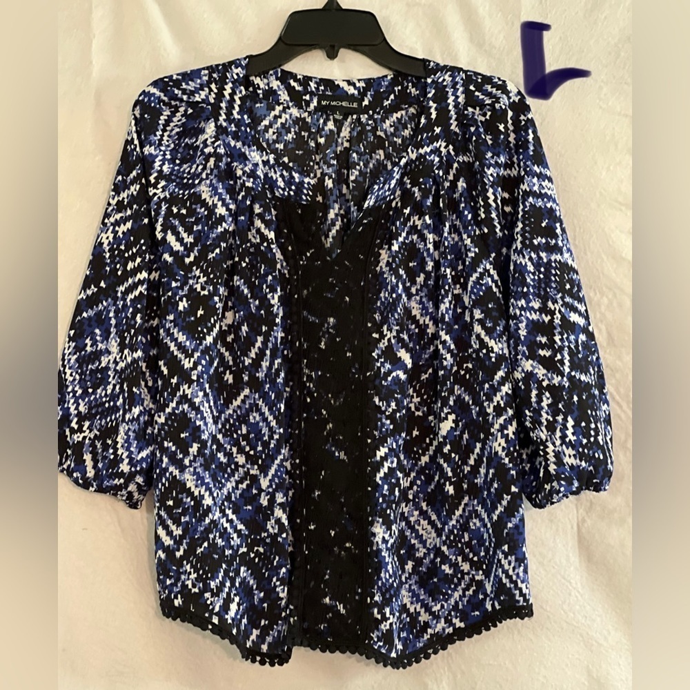 LADIES LARGE BLUE, BLACK & WHITE TOP WITH A CROCHETED FRONT